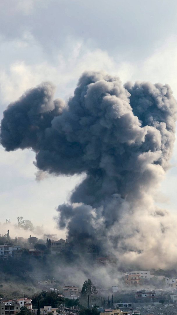 Video thumbnail for Israeli forces intensify attacks in southern Lebanon