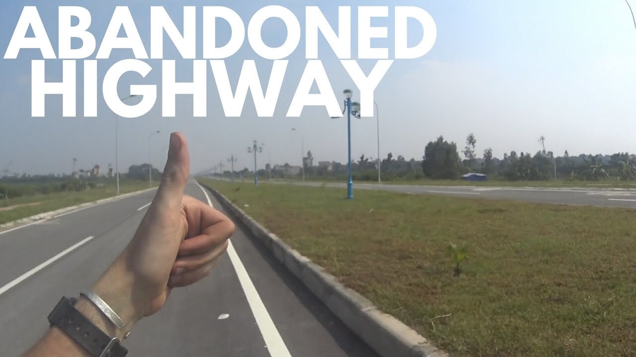 Video thumbnail for TEACHING ENGLISH & MOTORBIKE ACCIDENT | Vietnam Travel
