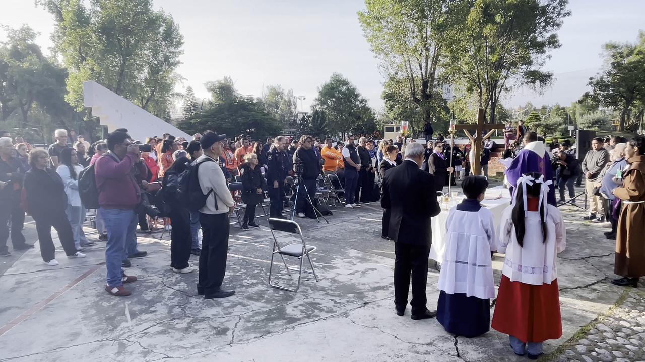 Video thumbnail for Mexico: Tlatelolco Residents Remember Earthquake Victims.