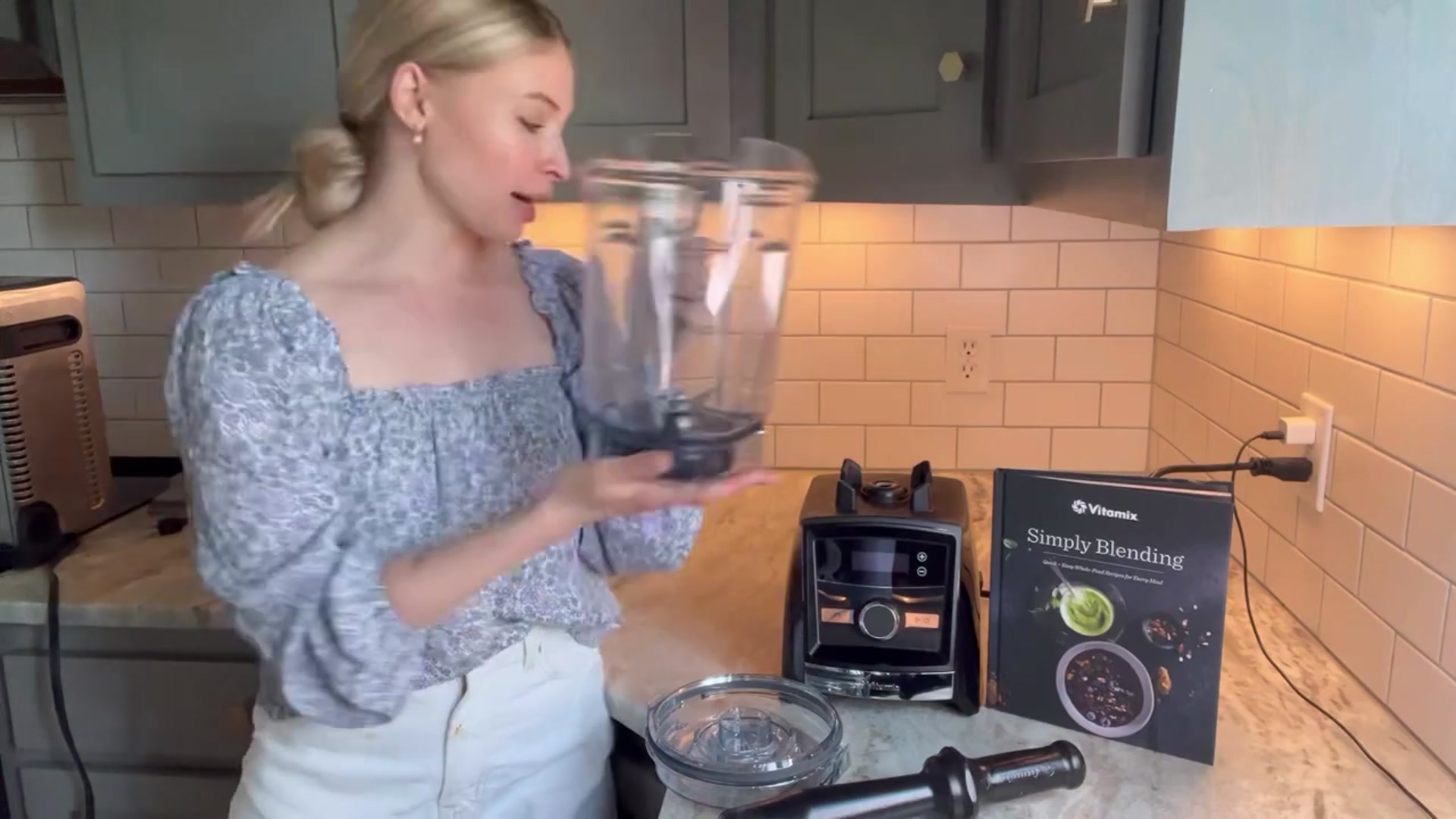 Video thumbnail for Vitamix A3300 Ascent Series Smart Blender is it worth the price tag (720P HD)
