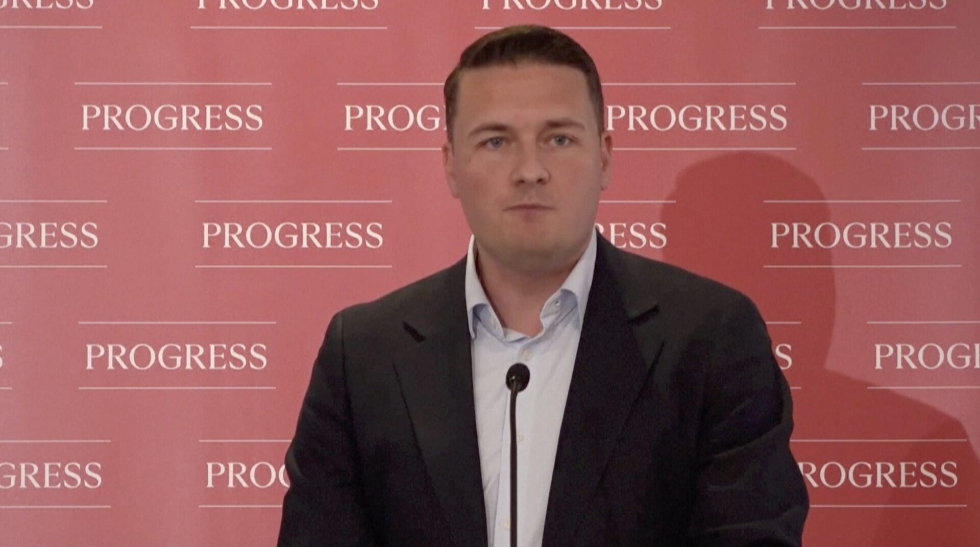 Video thumbnail for Former UK Health Secretary Wes Streeting announces bid to replace Starmer
