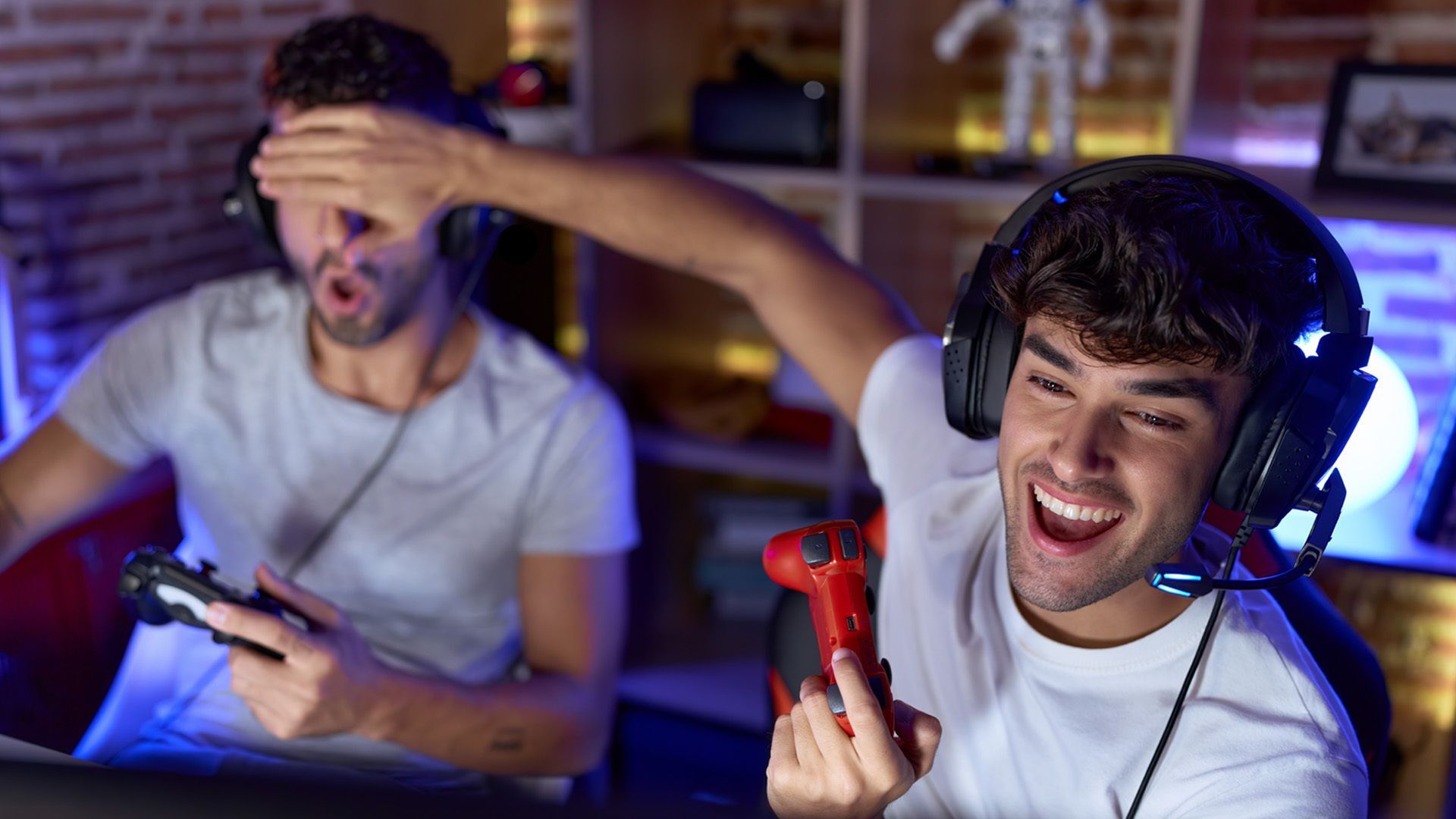 Video thumbnail for Cheat, win, repeat: My 2 weeks inside the $73M video game cheat market