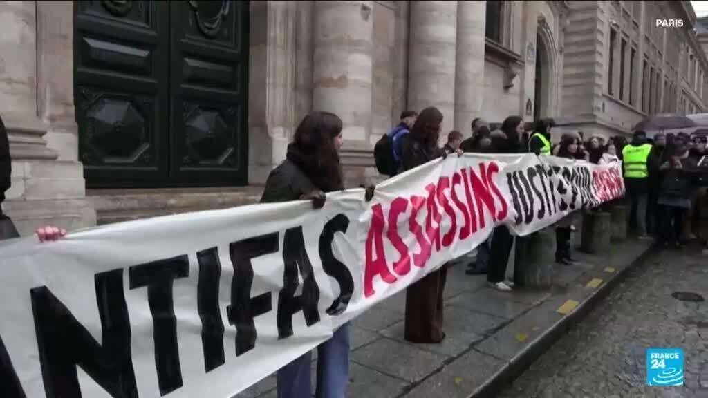 Video thumbnail for Minister and far right blame hard left after youth killing shocks France