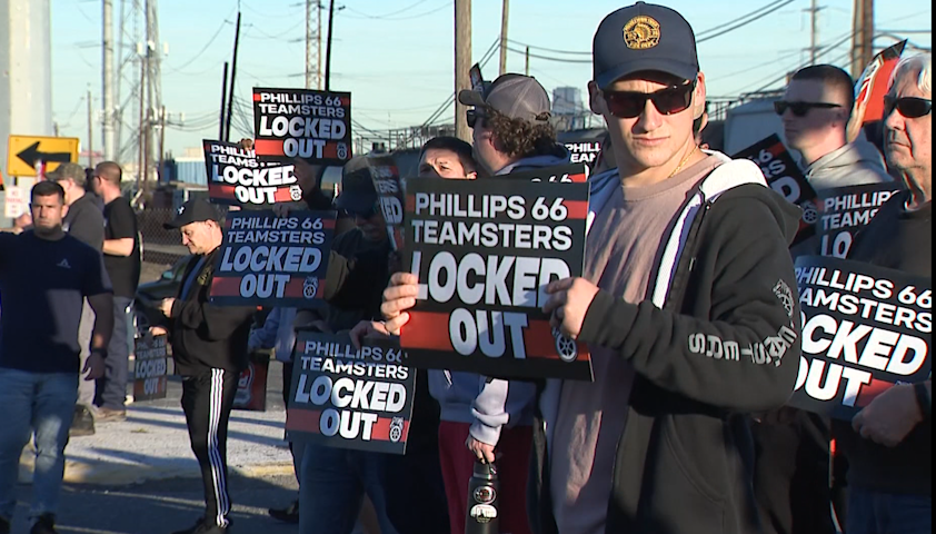 Video thumbnail for Workers locked out at Bayway refinery as contract dispute sparks overnight picketing