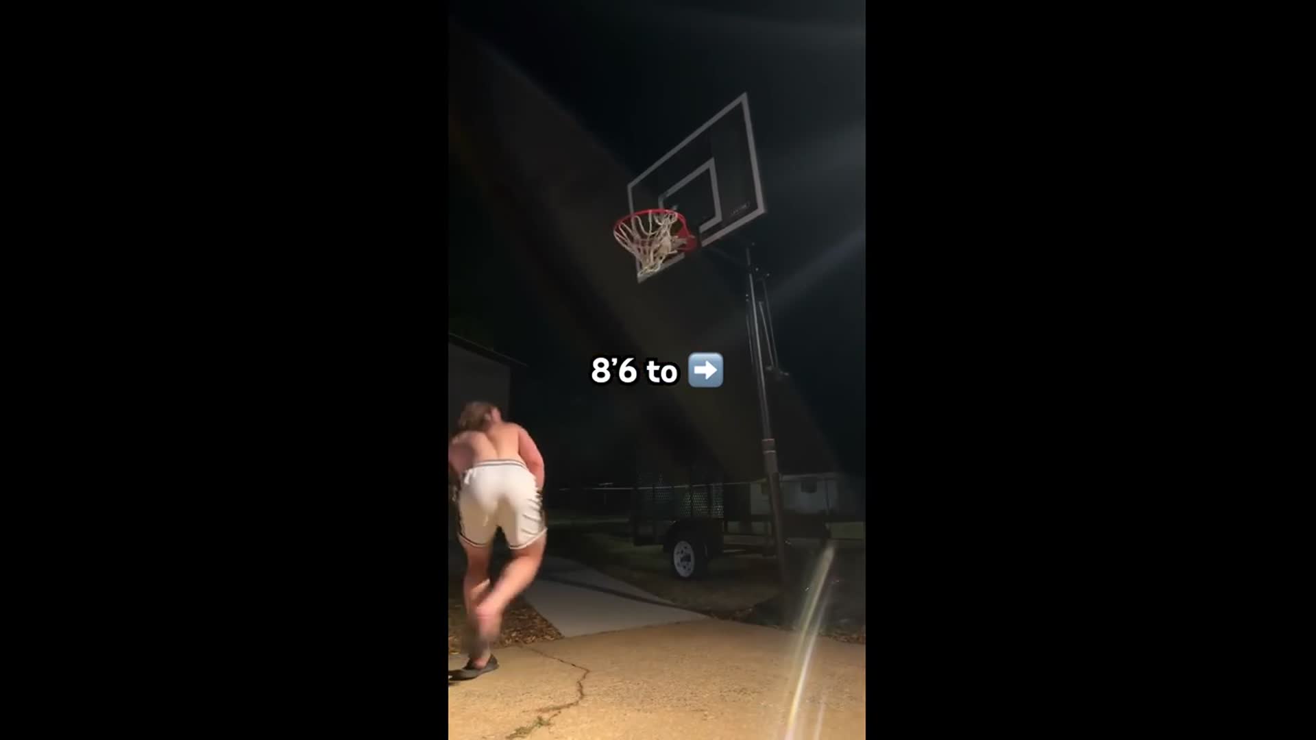 'Video thumbnail for travis reynolds: insane 360 behind the back dunk!'