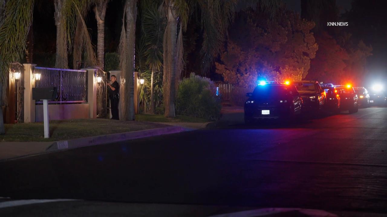 Video thumbnail for US, Los Angeles: Sherwood Forest Suspects Flee After Break-In With Sound On Tape.