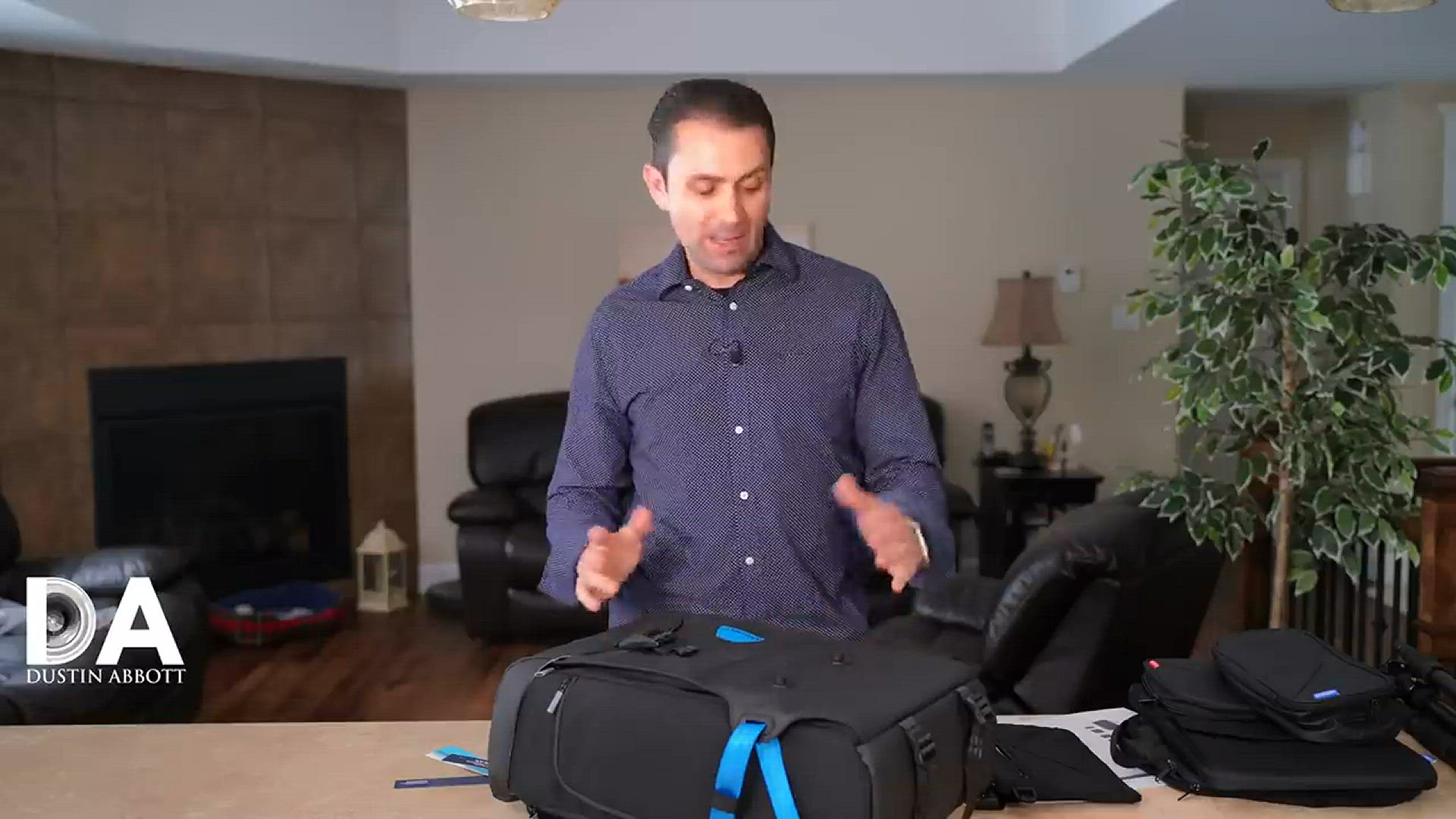 Video thumbnail for Bagsmart Xpedition Modular Backpack Review | 4K