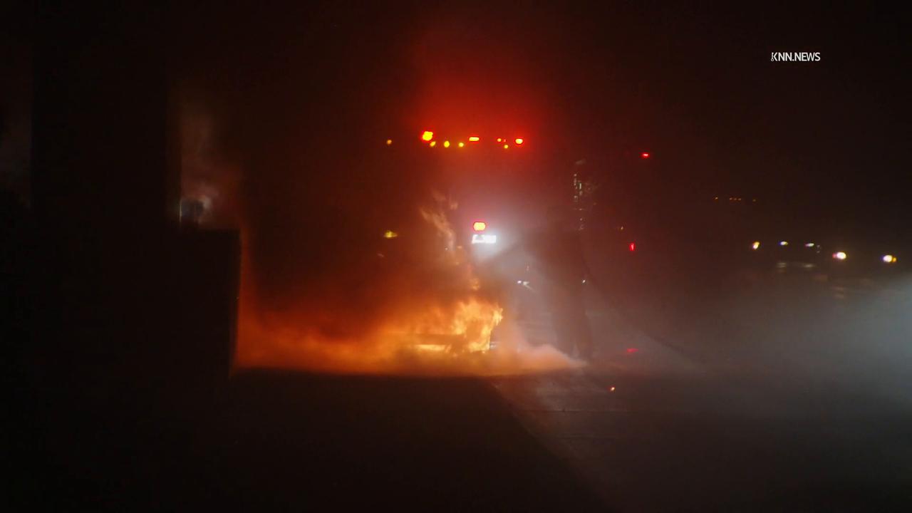 Video thumbnail for US, Los Angeles: East LA Auto Fire on 60 Fwy.