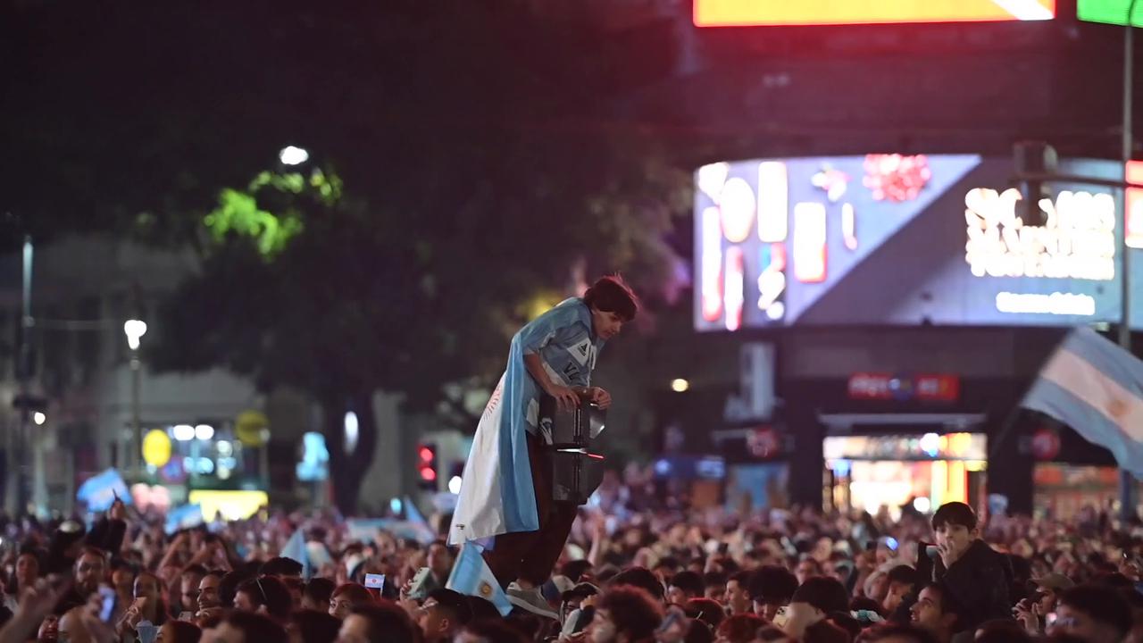Video thumbnail for Argentina: Argentine fans celebrate World Cup final berth in Buenos Aires after England win.
