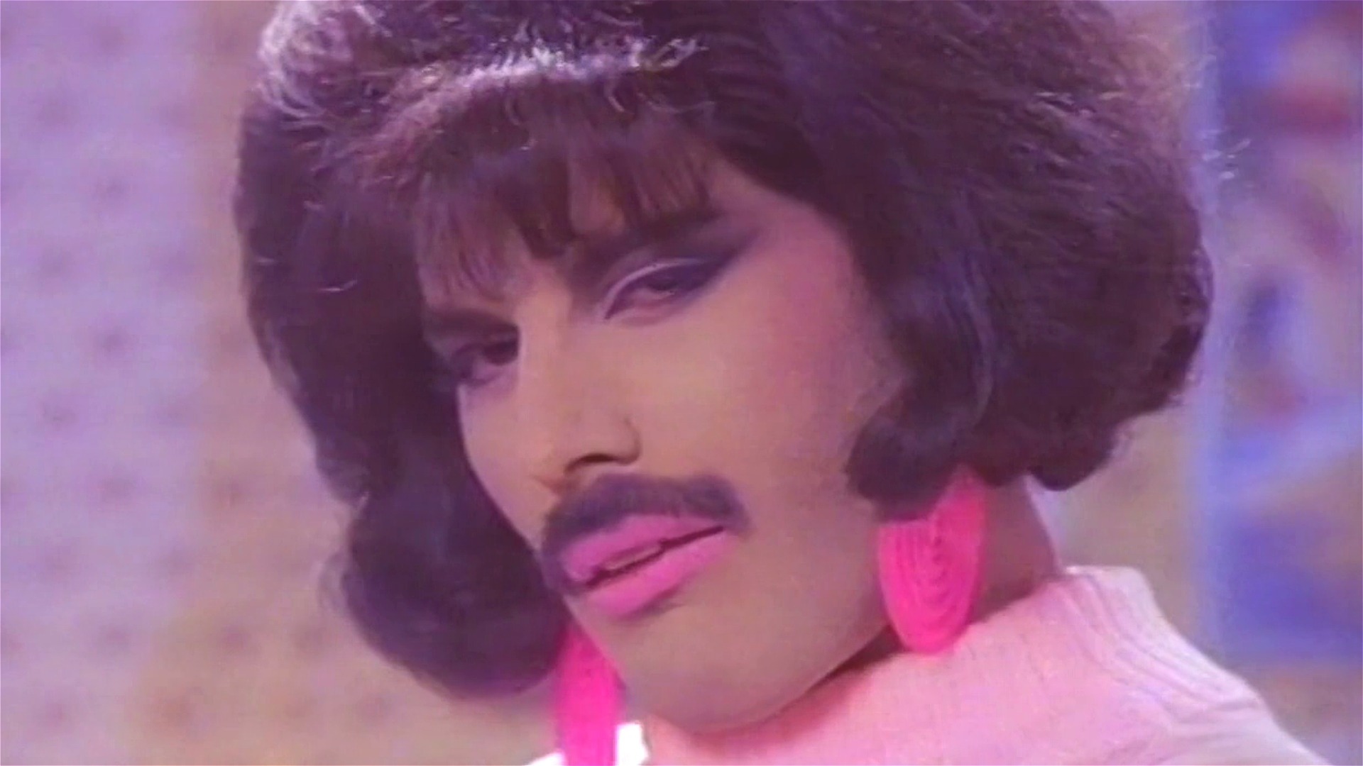 Video thumbnail for False Facts About Queen You Always Thought Were True
