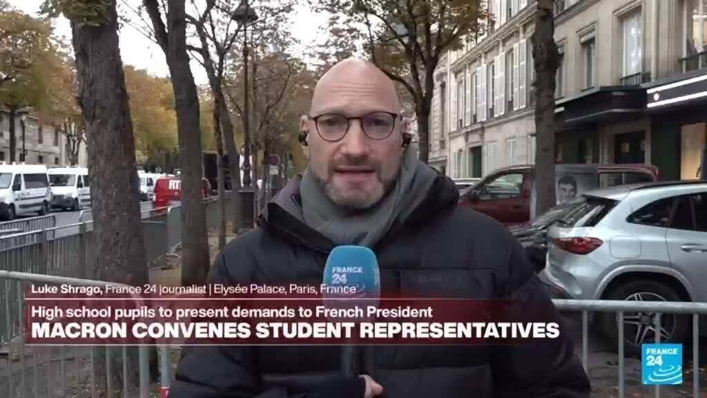 Video thumbnail for French protests: President Emmanuel Macron meets student unions representatives