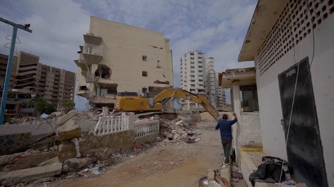 Video thumbnail for Venezuela: Venezuela quake death toll rises to 4,490.