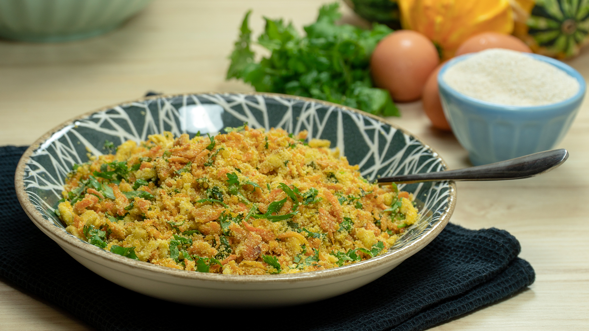 Video thumbnail for Farofa de Cenoura com Ovos Simples e Rápida