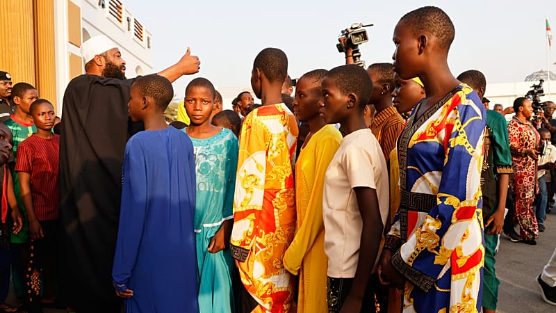 Video thumbnail for At least 50 killed in market attack in Nigeria’s Niger State
