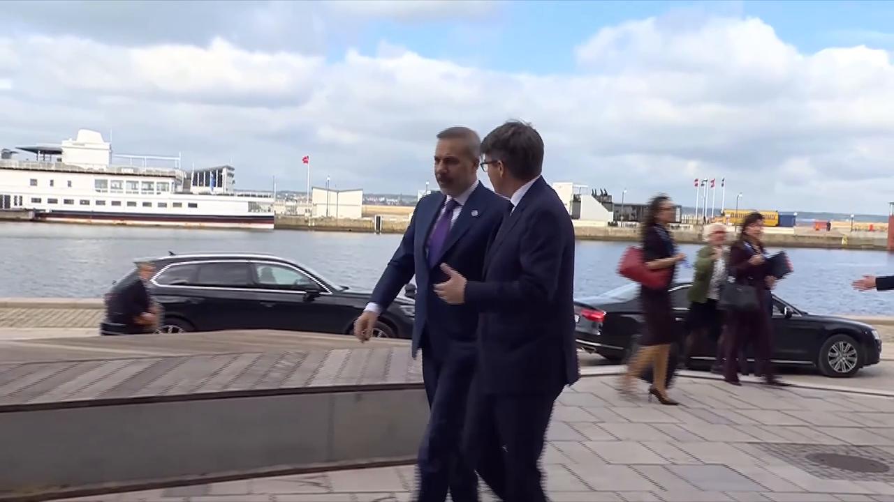 Video thumbnail for Sweden: Turkish FM Fidan attends NATO foreign ministers meeting in Sweden.