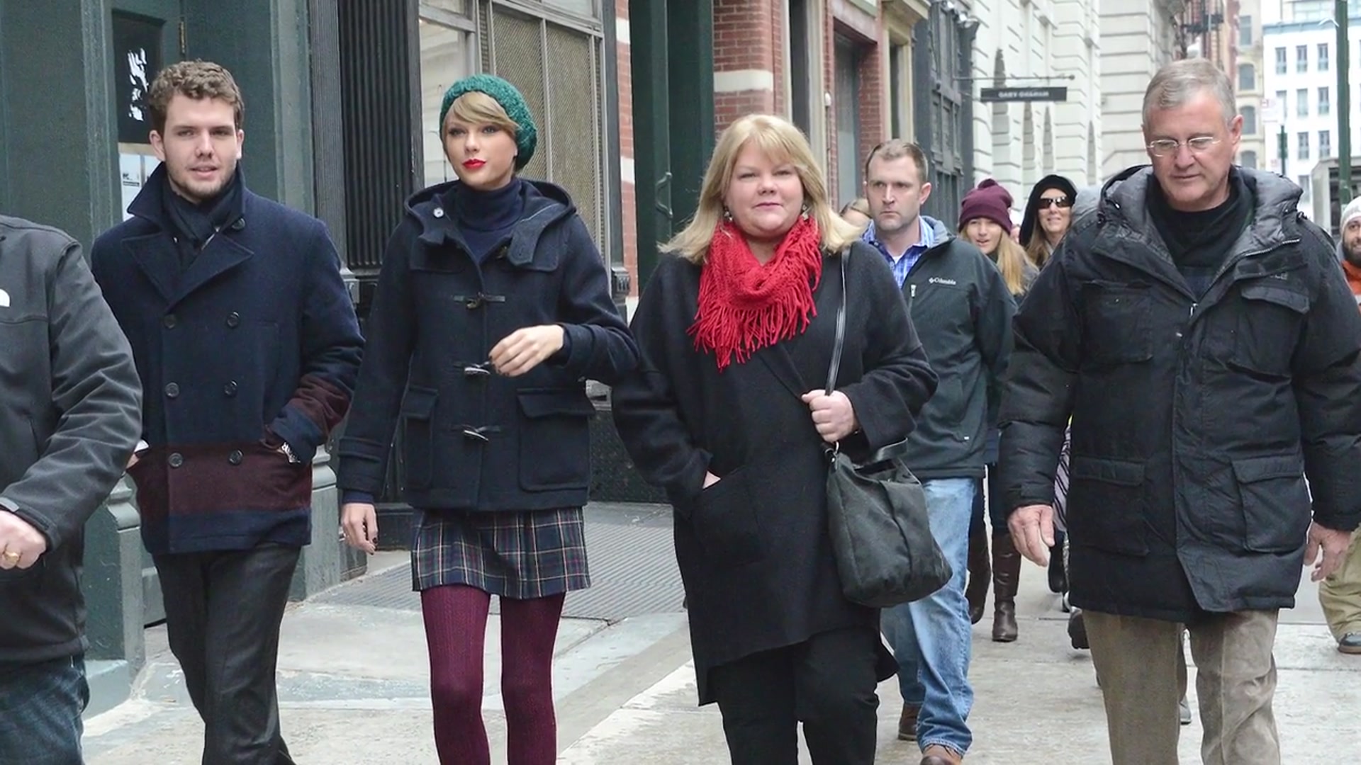 'Video thumbnail for Taylor Swift's dad, Scott, is recovering from major heart surgery'