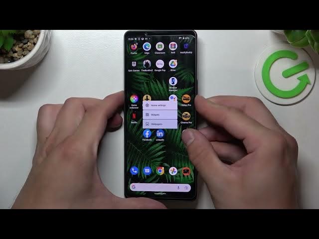 Video thumbnail for SONY XPERIA 1 IV - Does It Have Headphones Jack?