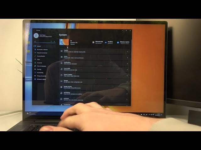 Video thumbnail for HUAWEI MateBook 16s - How To Enable & Disable Nearby Share