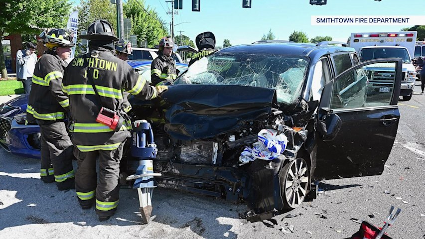 Video thumbnail for Three-car crash leaves one seriously injured in Smithtown