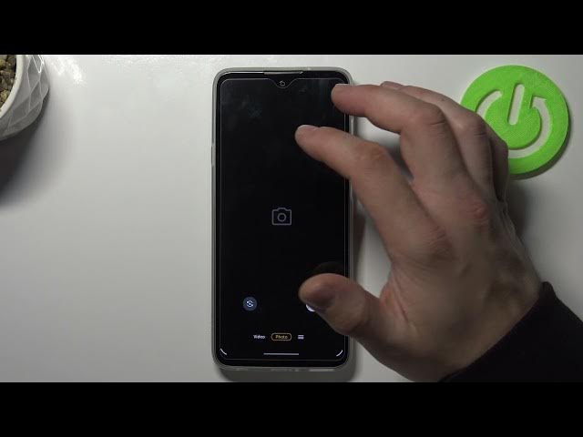 Video thumbnail for How to Add/Remove Floating Shutter Button on MOTOROLA Edge 20 Lite Camera