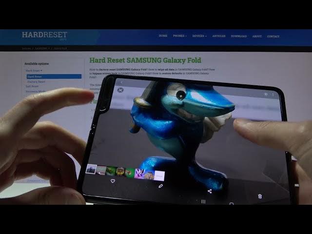 Video thumbnail for UNBOXING of Samsung Galaxy Fold | What's Inside the Brand New Box?