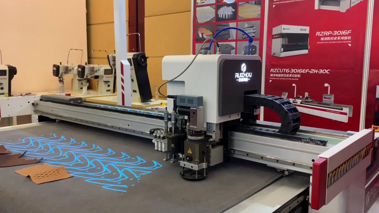 Video thumbnail for Cambodia: Dozens of Chinese tech, industrial firms join Cambodia's industrial expo.