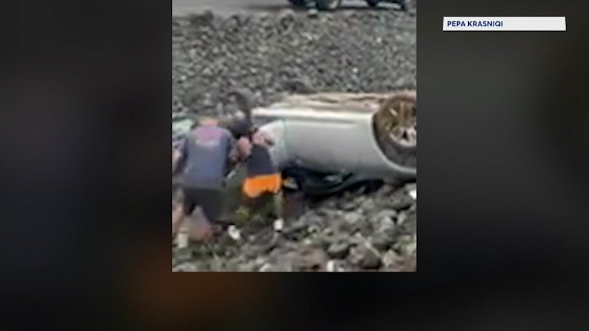 Video thumbnail for Driver rescued from overturned car on Route 22 in Mountainside