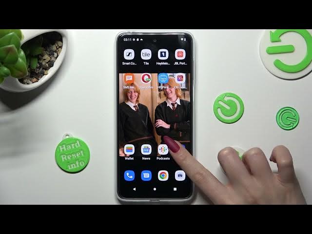 Video thumbnail for How to Download and Apply iOS Launcher in Motorola Moto G23 - Install Apple Launcher
