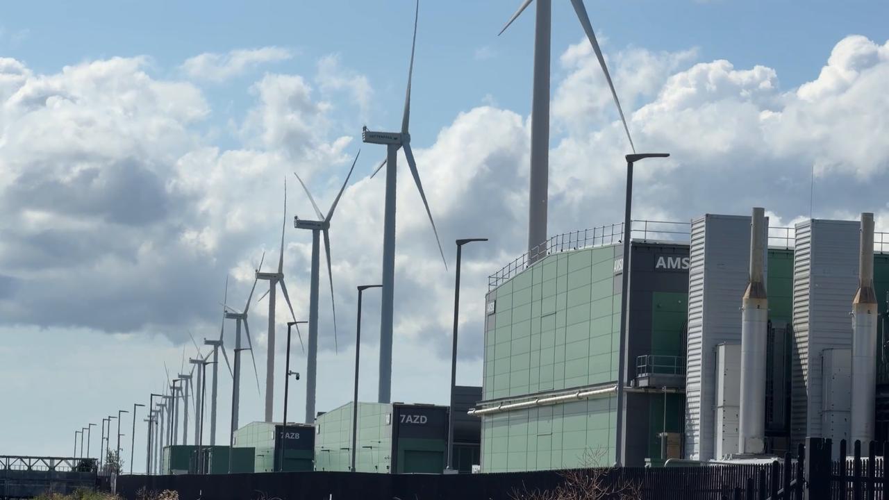 Video thumbnail for Caribbean Netherlands: Microsoft expands data center development in Netherlands.