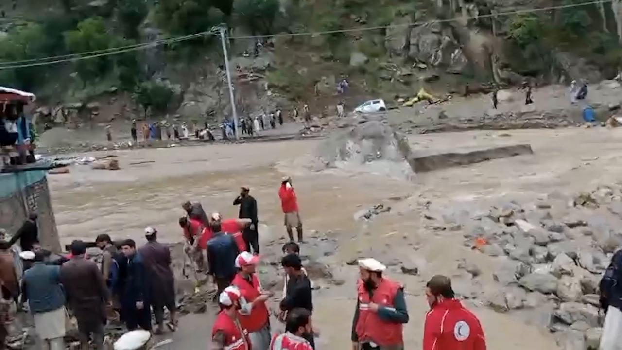 Video thumbnail for Afghanistan: Flash floods kill 20, leave dozens missing in eastern Afghanistan.