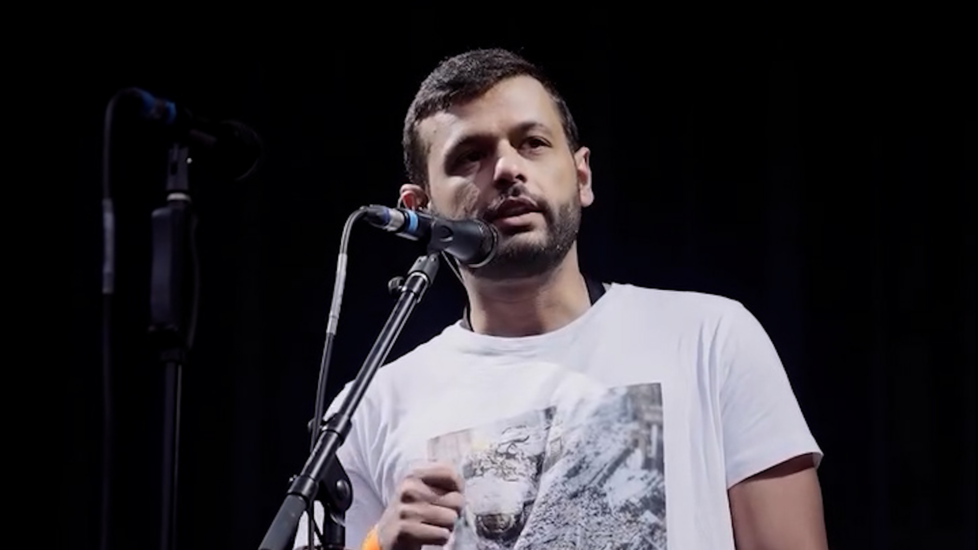 Video thumbnail for Marwan Barghouti’s son calls for his release on stage at Berlin concert