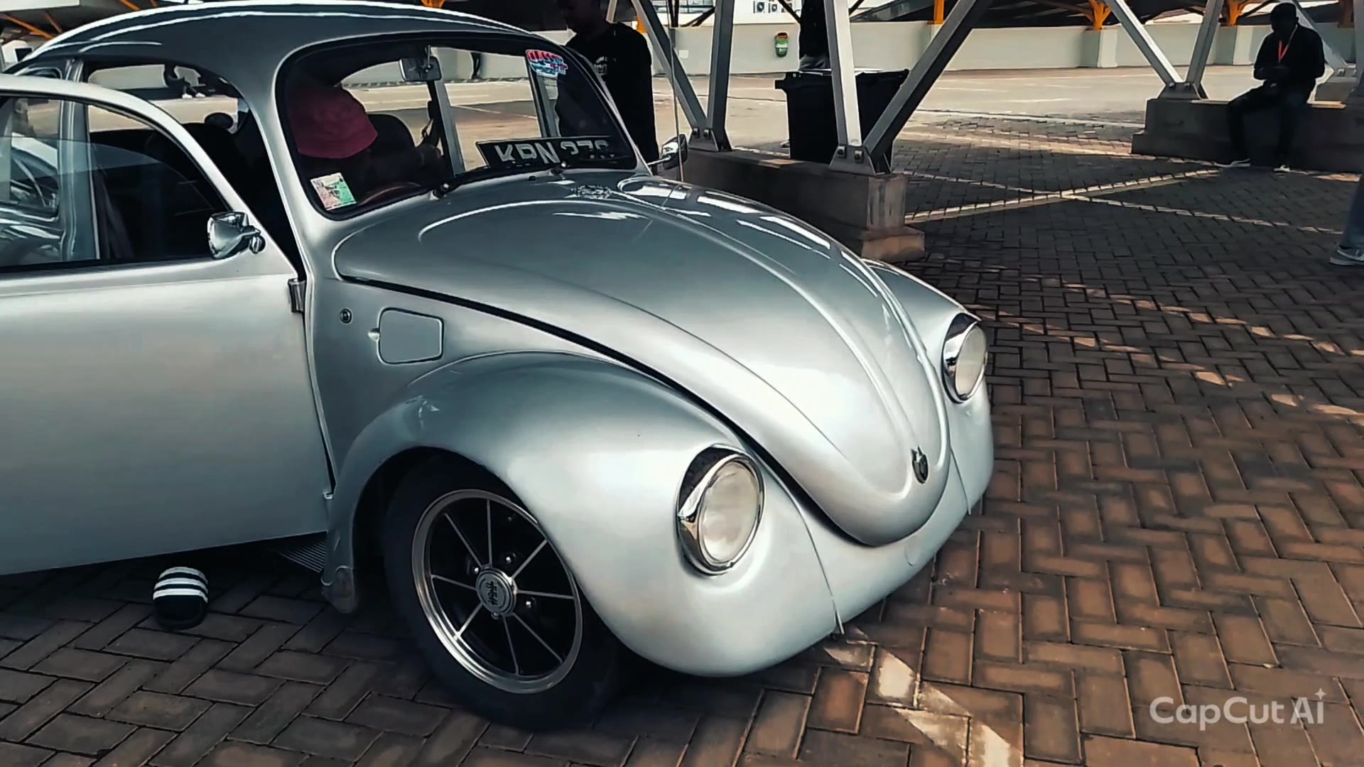 Video thumbnail for Classic Volkswagen Beetle