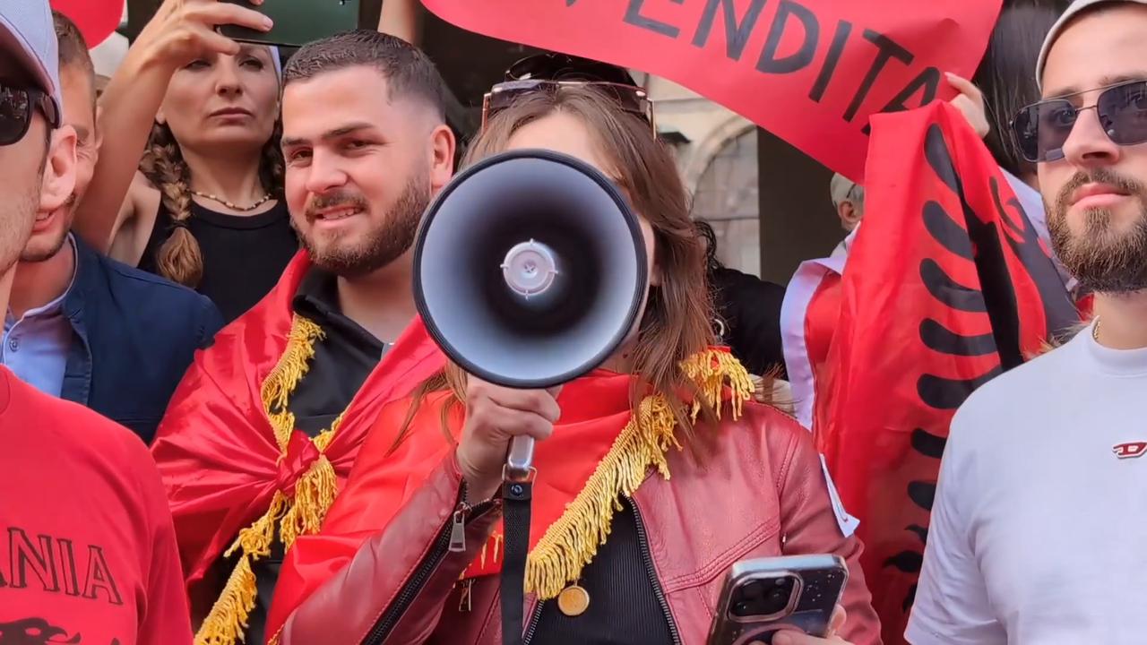 Video thumbnail for Italy: Protesters in Milan oppose Albania's tourism project tied to Trump’s son-in-law.