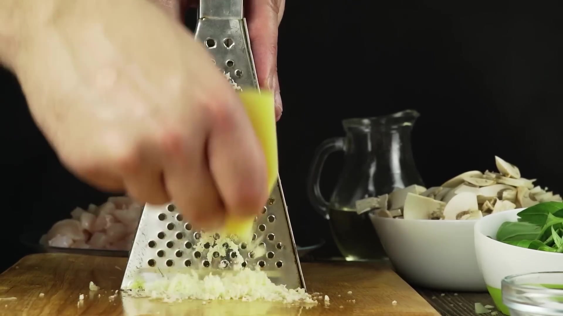 Video thumbnail for Cheeses You Should Avoid Putting On Your Next Pizza