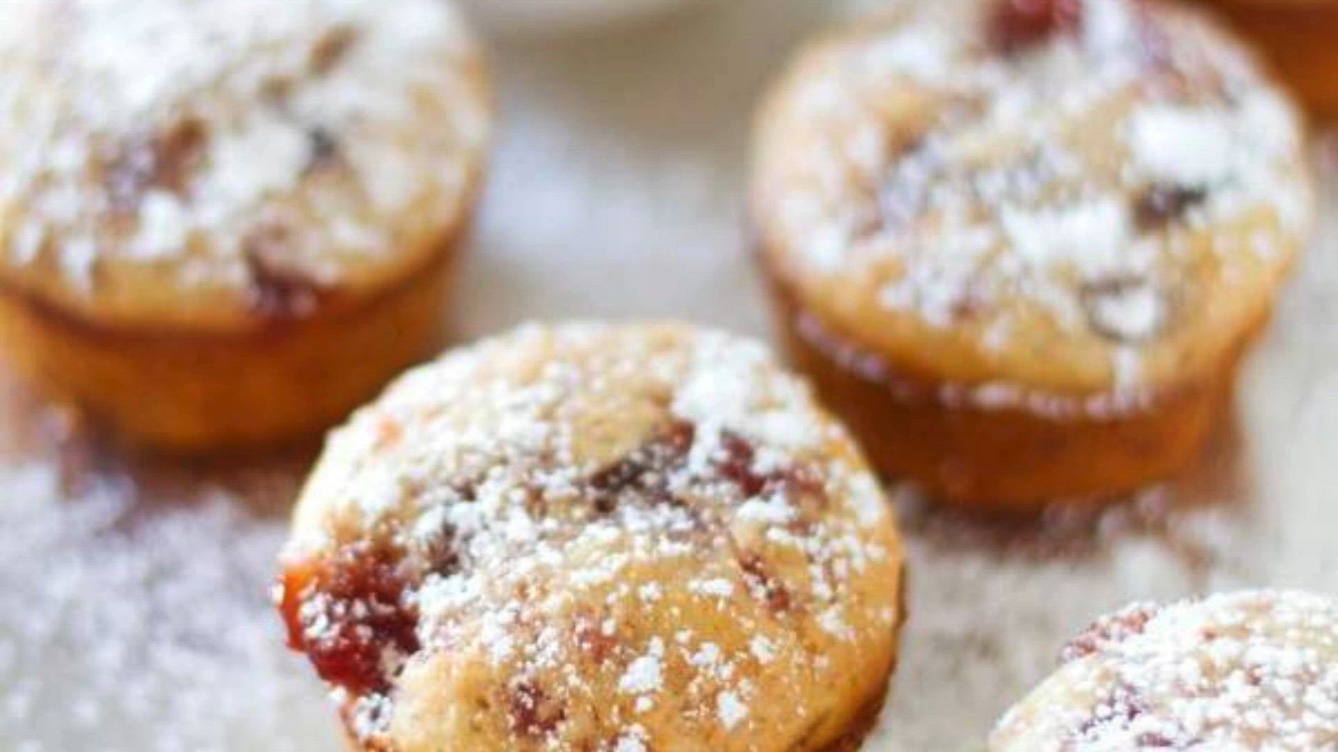 Video thumbnail for Strawberry Jam Muffins recipe Copy