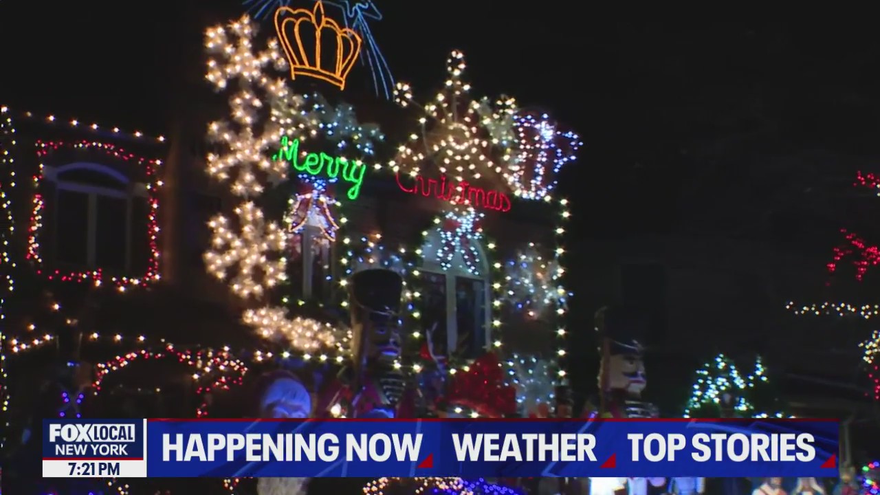 Video thumbnail for Dyker Heights Christmas lights