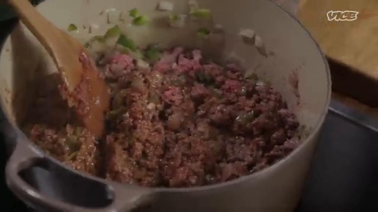 Video thumbnail for How To Make Kevins Famous Chili from The Office