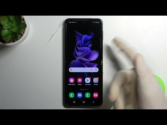 Video thumbnail for How to Switch Off SAMSUNG Galaxy Z Flip3 – Power Off Device