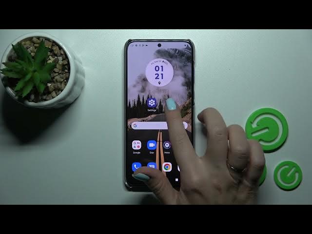 Video thumbnail for How to Turn On / Turn Off the Google Feed on the MOTOROLA Edge 30 Neo - Google Discover