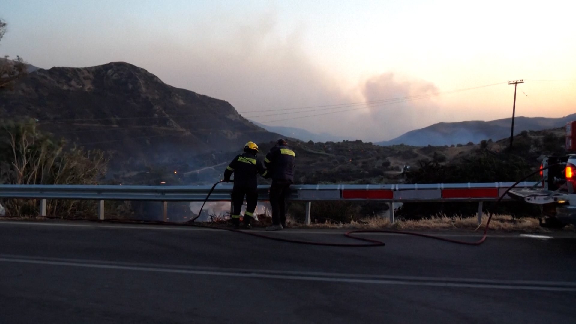 Video thumbnail for Dramatic sea rescue as firefighters die on the Greek island of Crete