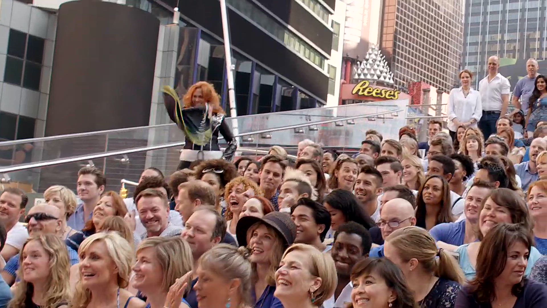 Video thumbnail for Video: Relive the Final Days of MAMMA MIA! on Broadway