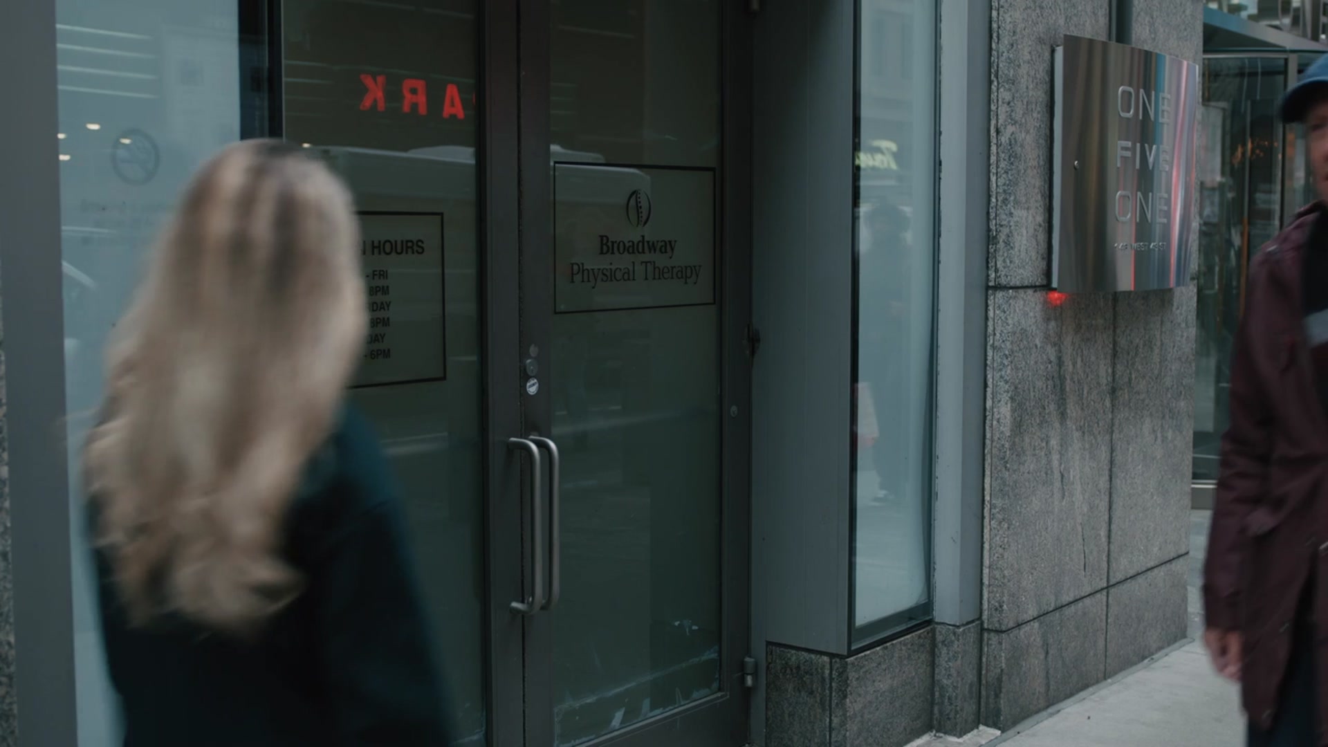 Video thumbnail for Video: Watch a Theater-Themed Clip From the New Holiday Episode of ELSBETH