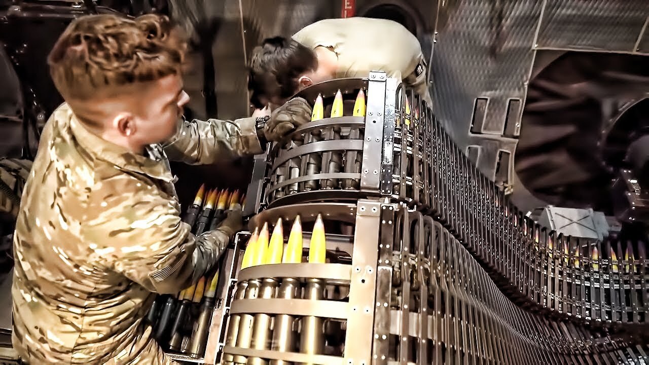 Video thumbnail for U.S. Air Force AC-130W Stinger II Mission Over Syria