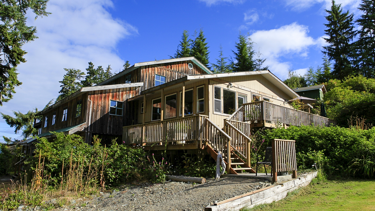 'Video thumbnail for Hidden Cove Lodge bei Telegraph Cove auf Vancouver Island'