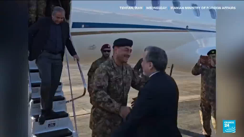 Video thumbnail for Pakistani army chief visits Tehran in hopes for renewed talks between US and Iran