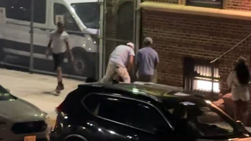 Video thumbnail for Double stabbing outside Bushwick shelter fuels neighbors’ safety concerns