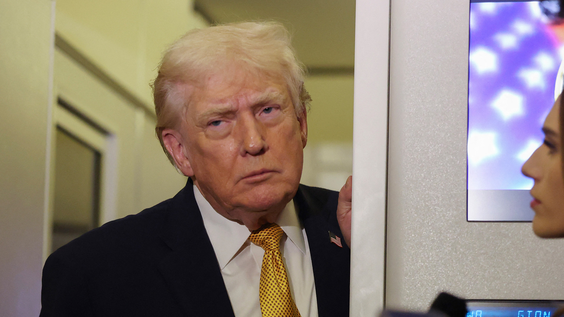 Video thumbnail for Trump warns of potential second strike on Venezuela