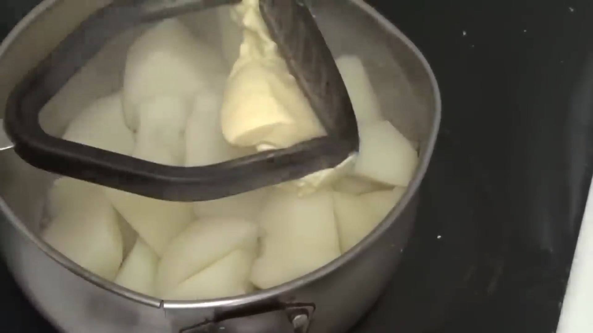 Video thumbnail for Kay s Cooking Made The Worst  Pie  Ever(720P HD)
