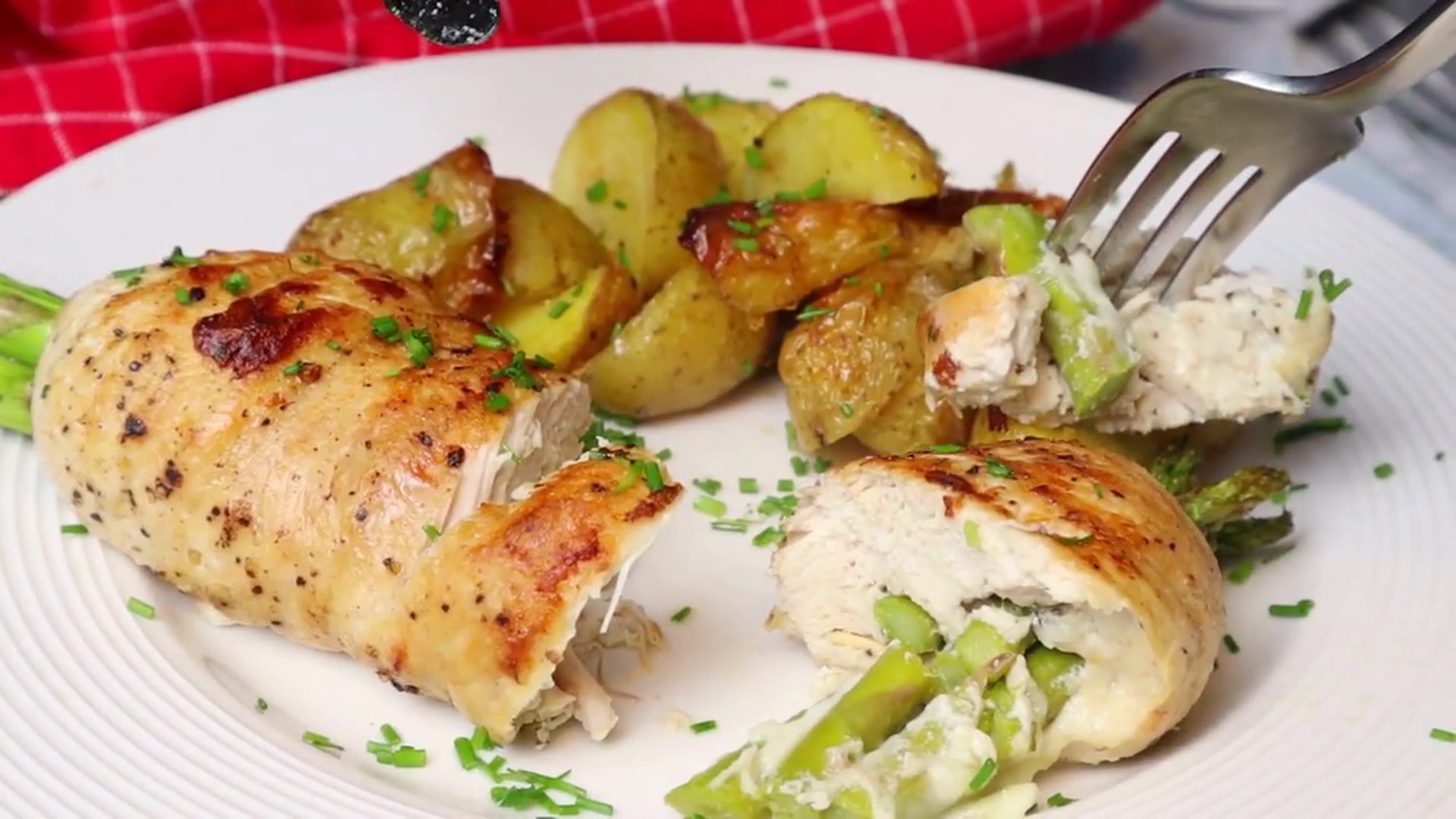 Video thumbnail for Chicken Roll Recipe