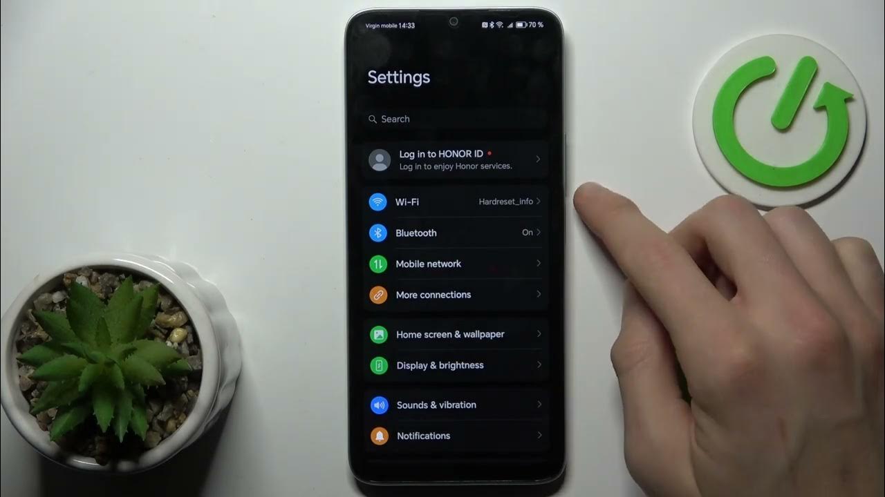 Video thumbnail for How to Take a Full Page Screenshot on HONOR X6a - Scrolling/Long Screenshot